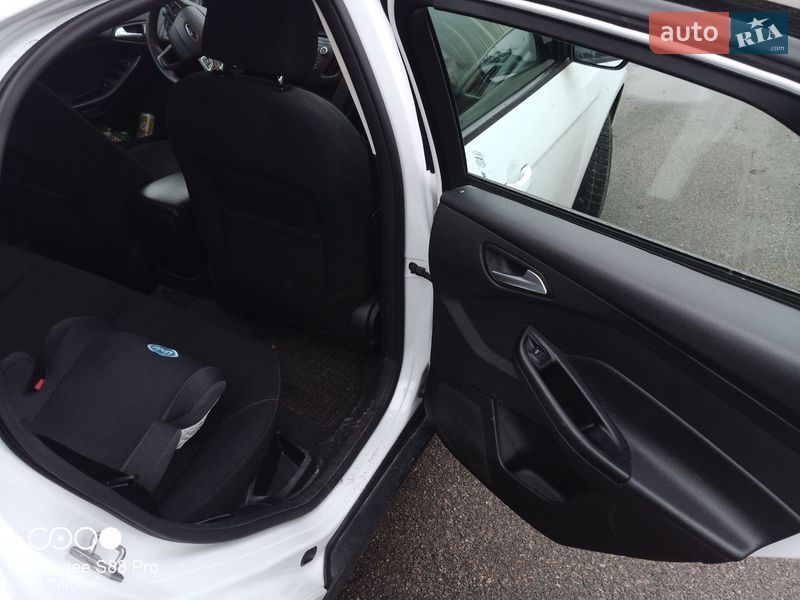 Седан Ford Focus 2015 в Киеве
