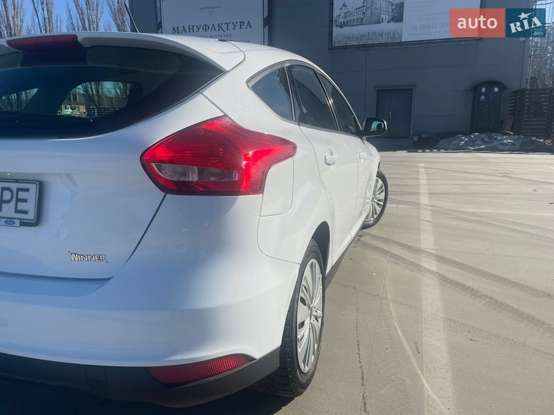 Хэтчбек Ford Focus 2016 в Киеве