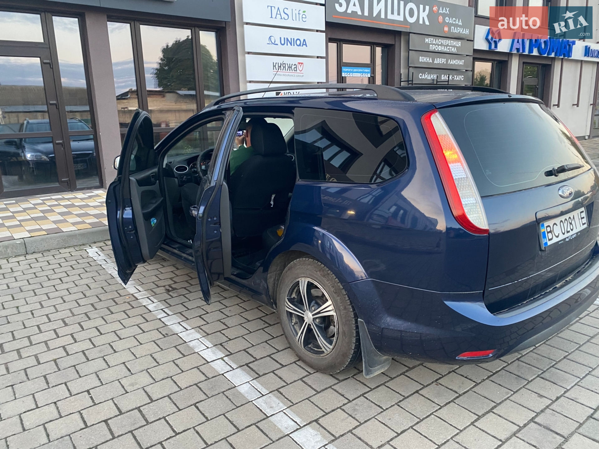 2010 Ford Focus - мініатюра 18