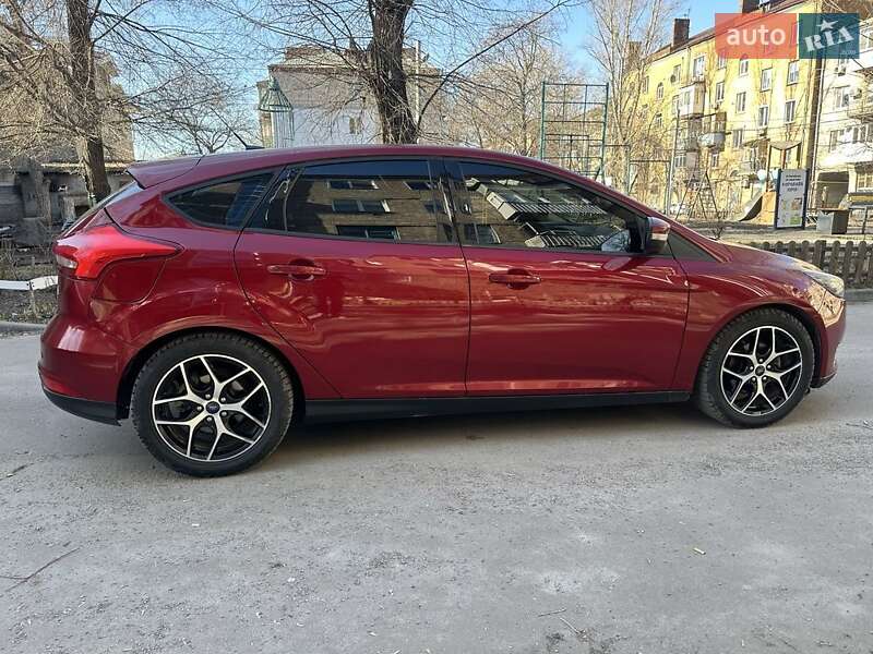 Хэтчбек Ford Focus 2017 в Днепре