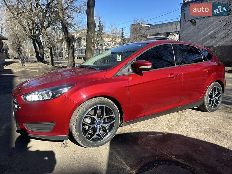 Хэтчбек Ford Focus 2017 в Днепре