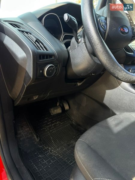 Хетчбек Ford Focus 2015 в Івано-Франківську