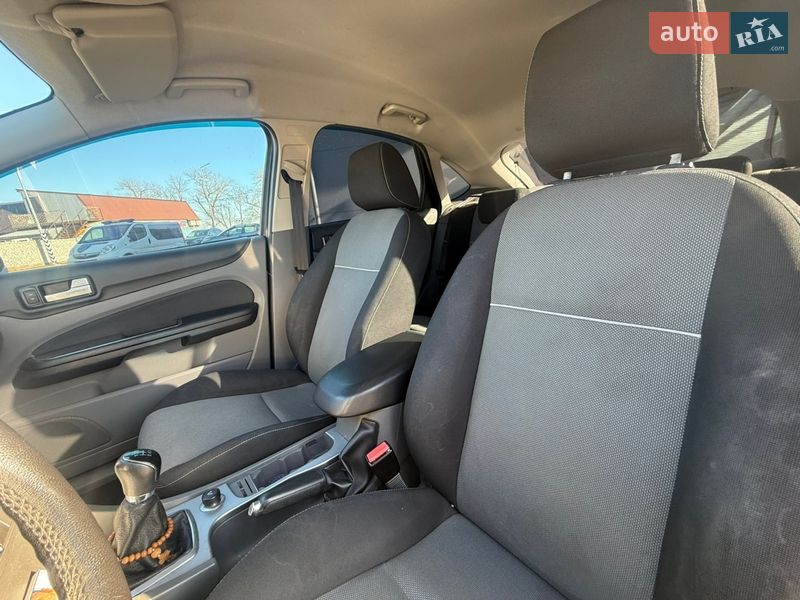 Хэтчбек Ford Focus 2011 в Чернигове