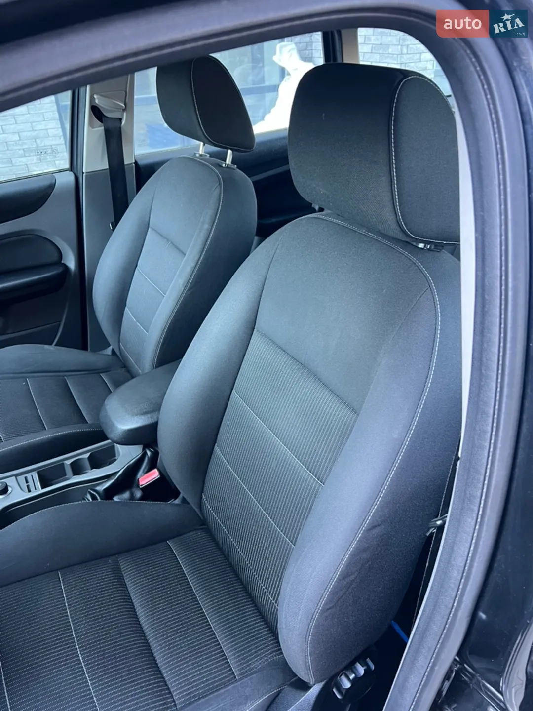 2010 Ford Focus - мініатюра 16