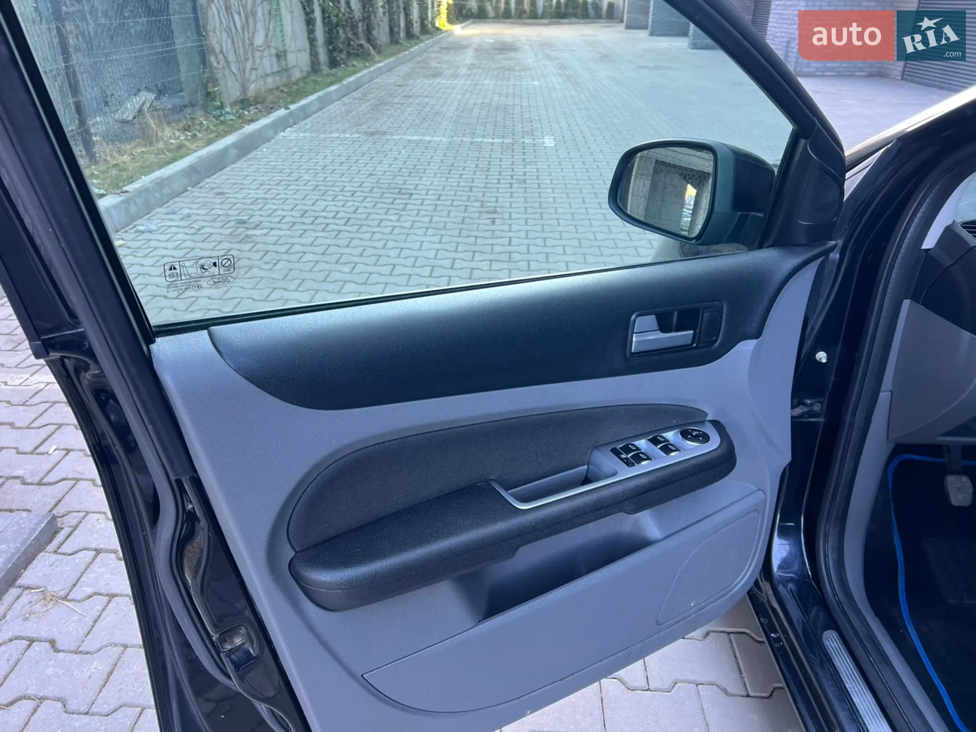 2010 Ford Focus - мініатюра 18