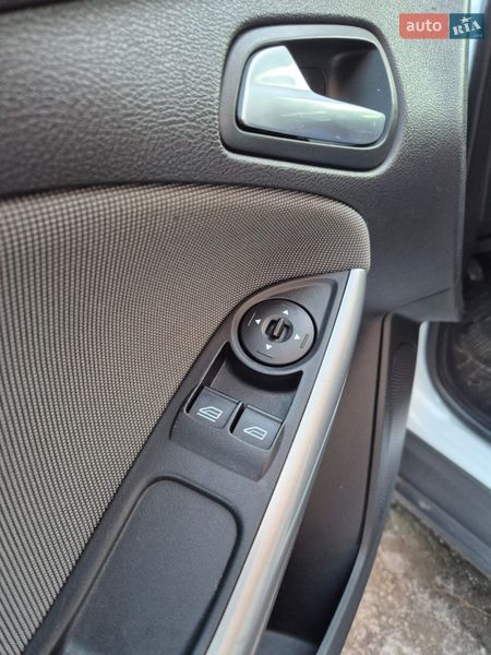 Хэтчбек Ford Focus 2014 в Киеве