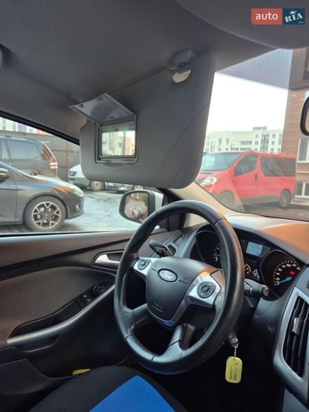 Хэтчбек Ford Focus 2014 в Киеве