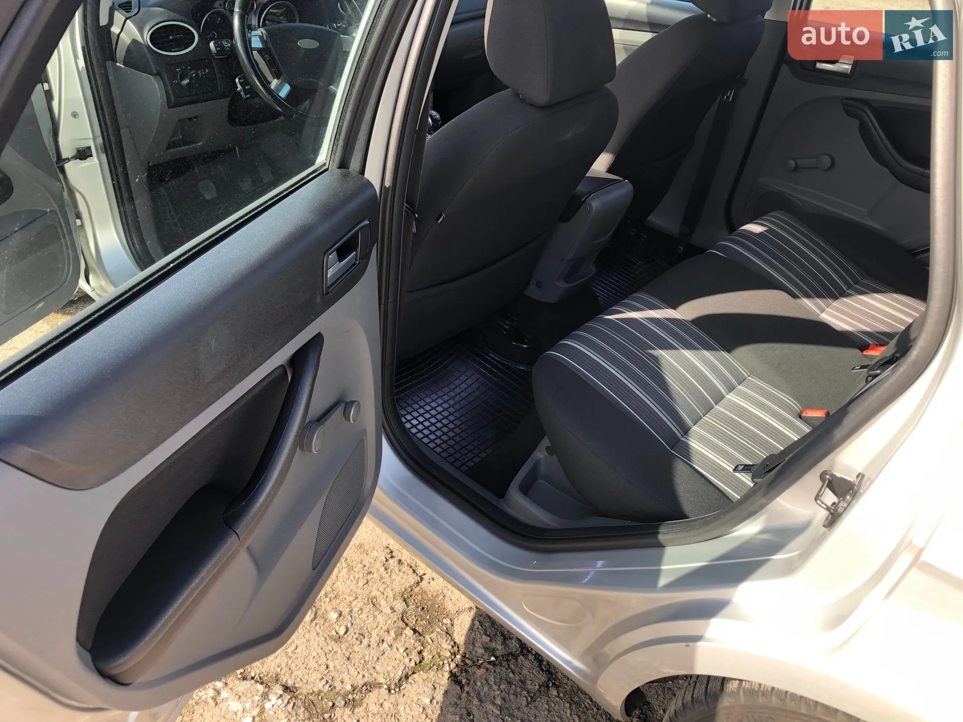 2010 Ford Focus - мініатюра 13