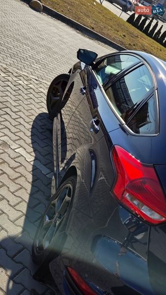 Хэтчбек Ford Focus 2015 в Черновцах