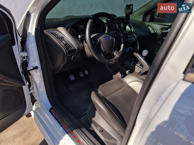 Хэтчбек Ford Focus 2013 в Одессе