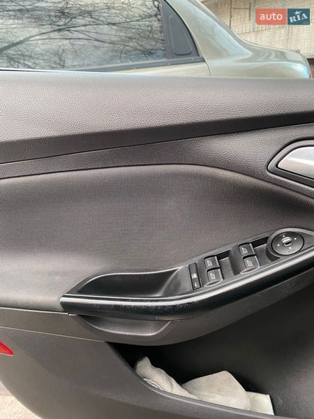 Хэтчбек Ford Focus 2013 в Киеве