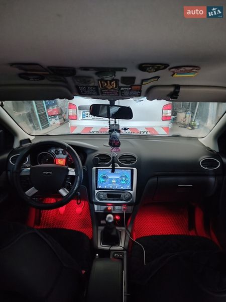 Хэтчбек Ford Focus 2011 в Очакове