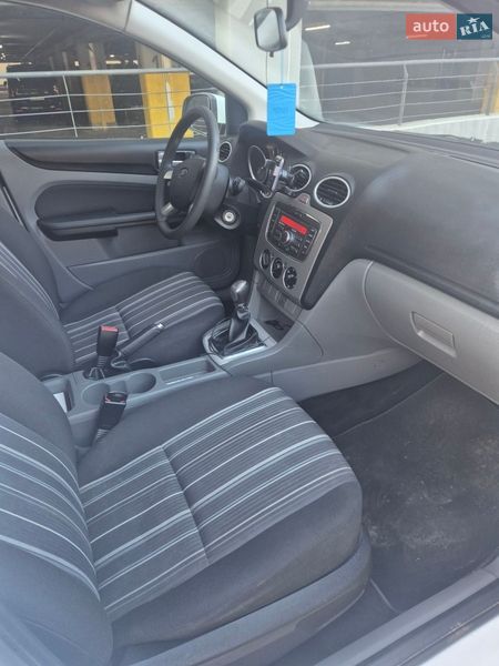Універсал Ford Focus 2010 в Львові фото 12 Універсал Ford Focus 2010 в Львові