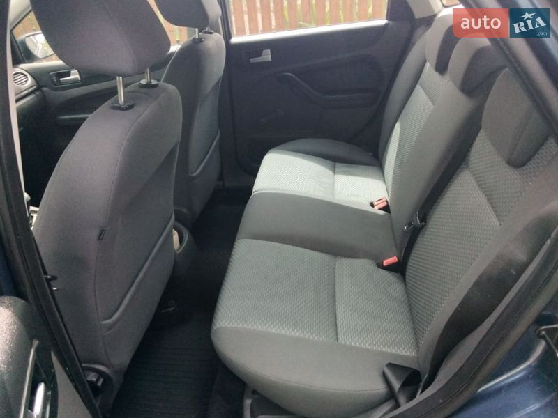Хетчбек Ford Focus 2006 в Пулинах фото 12 Хетчбек Ford Focus 2006 в Пулинах