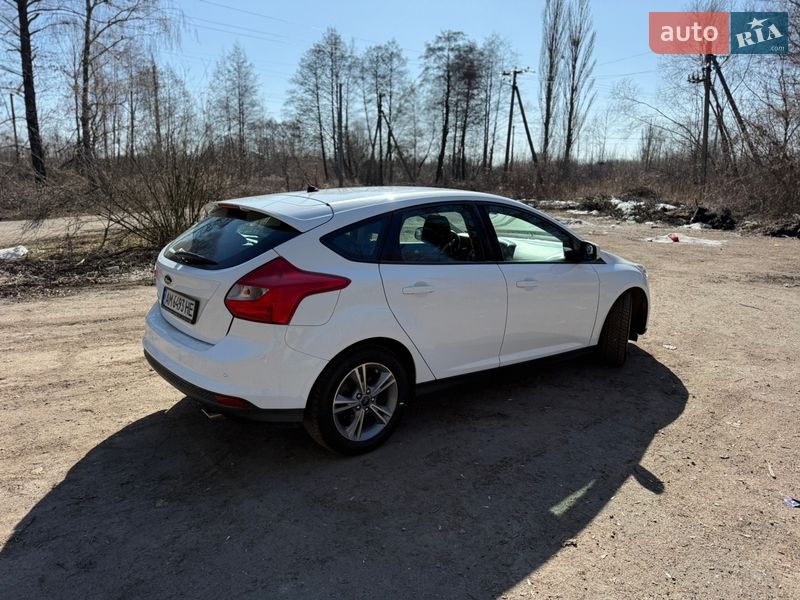 Хетчбек Ford Focus 2014 в Житомирі