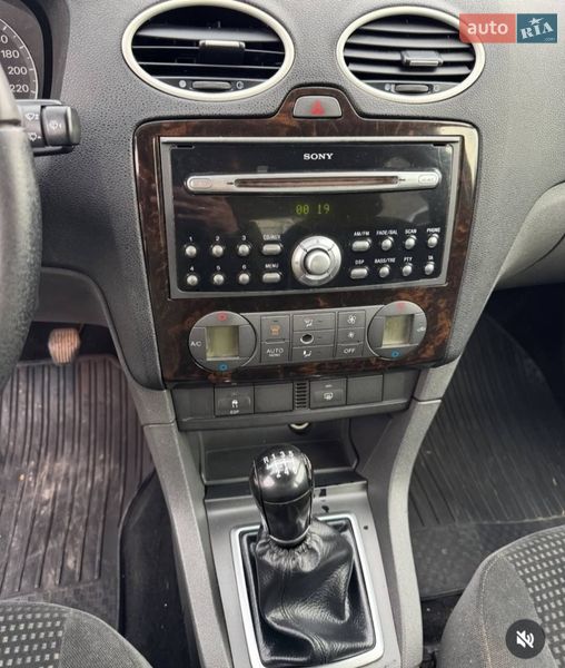 Хэтчбек Ford Focus 2005 в Вашковцах
