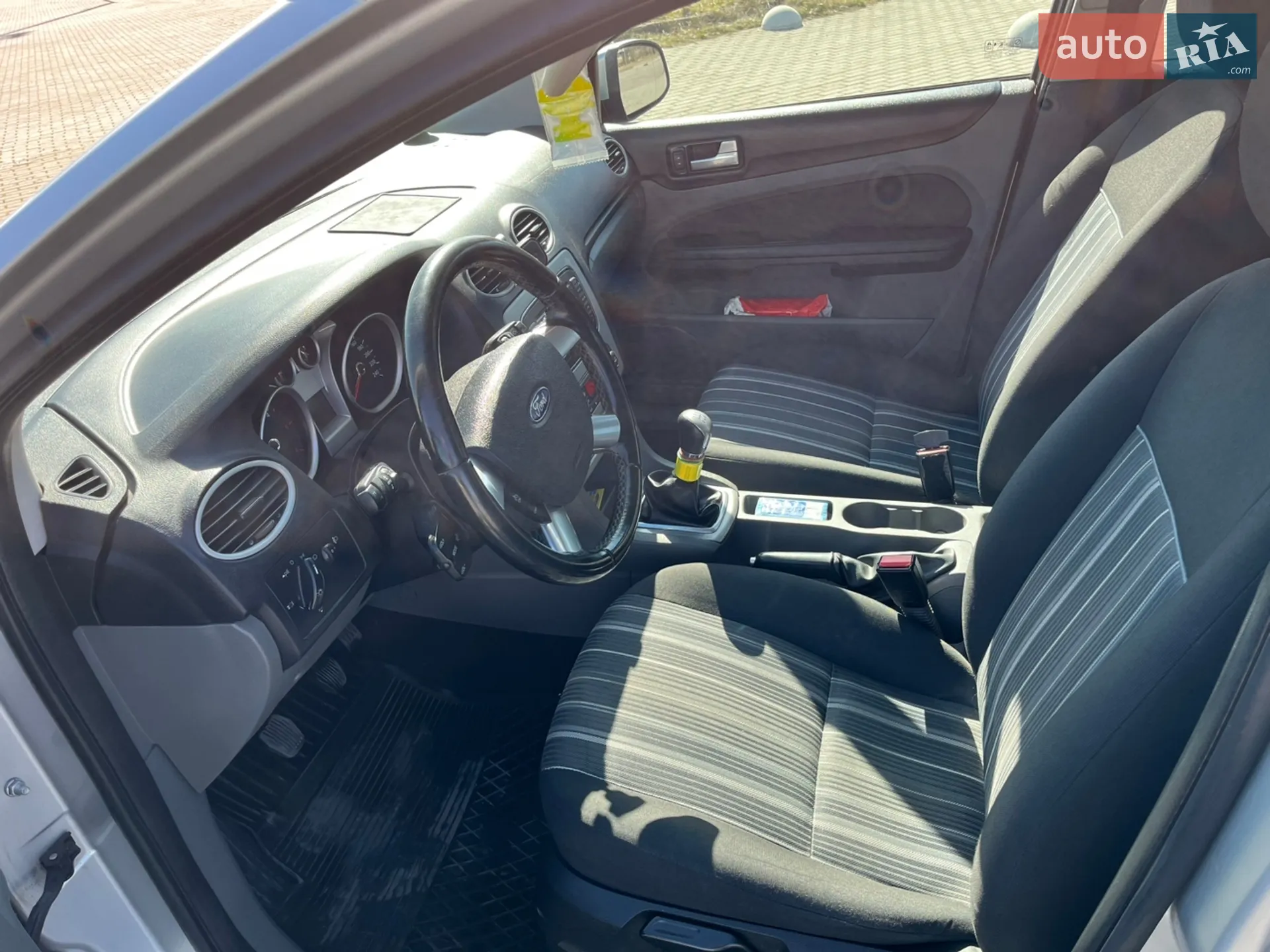 2010 Ford Focus - мініатюра 10