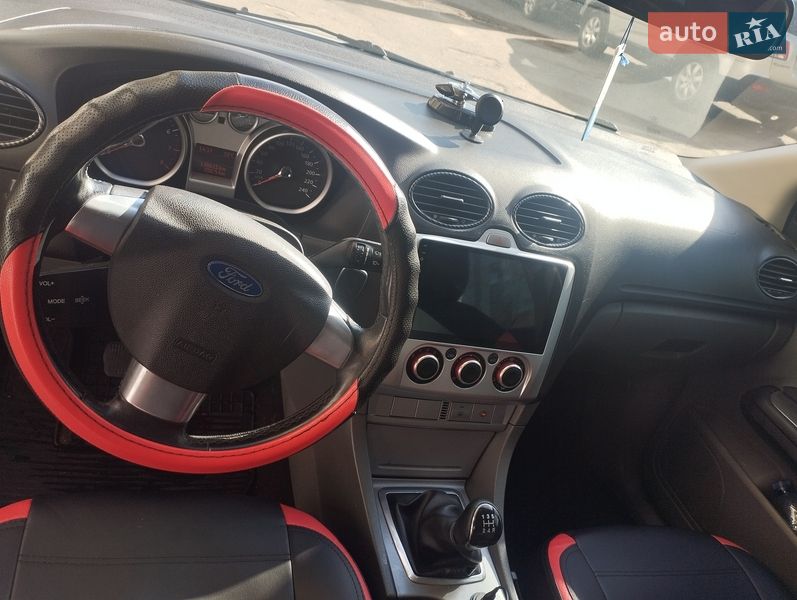 Хэтчбек Ford Focus 2011 в Киеве