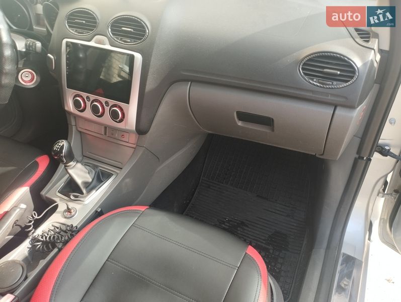 Хэтчбек Ford Focus 2011 в Киеве