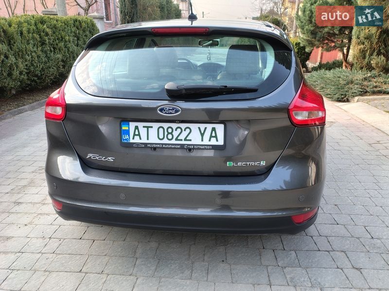 Хетчбек Ford Focus 2015 в Івано-Франківську