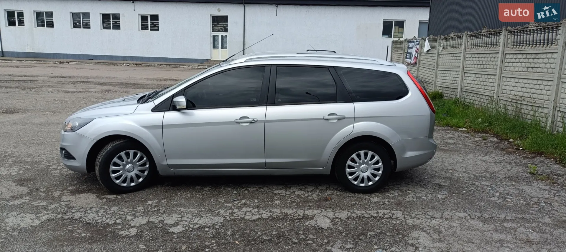 2010 Ford Focus - мініатюра 10