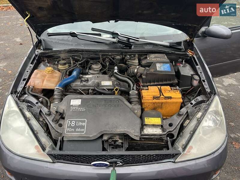 Хетчбек Ford Focus 2001 в Луцьку