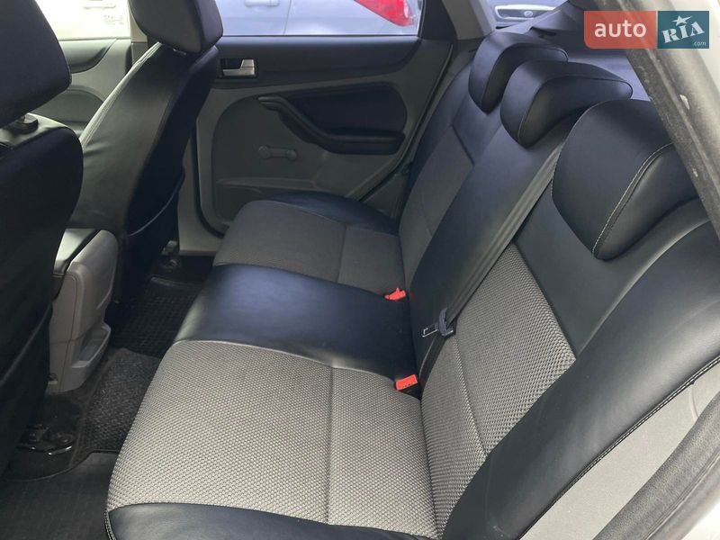 Хэтчбек Ford Focus 2011 в Днепре
