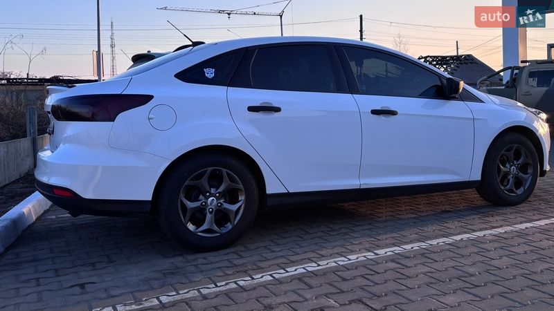 Седан Ford Focus 2016 в Остер