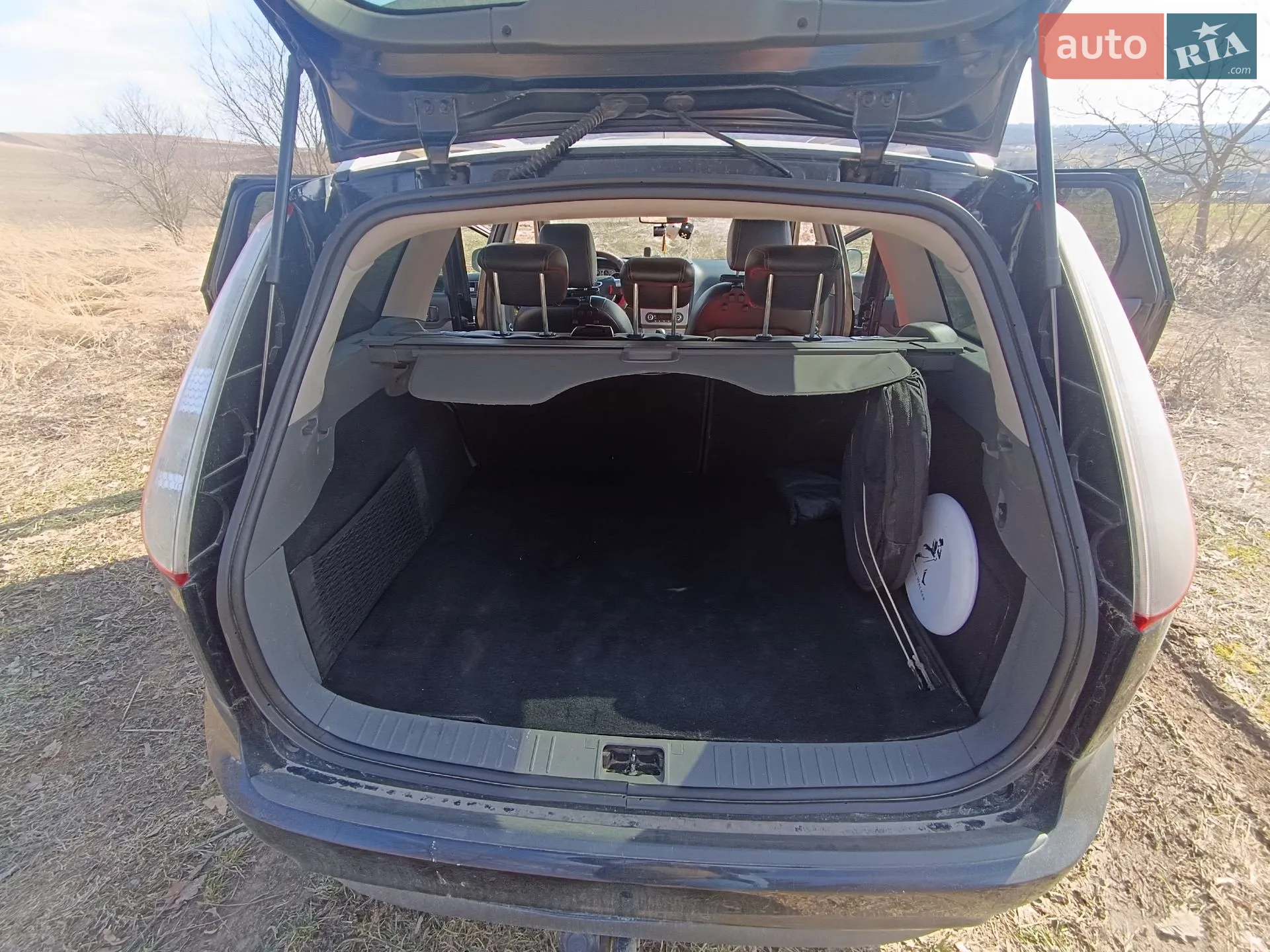 2010 Ford Focus - мініатюра 8
