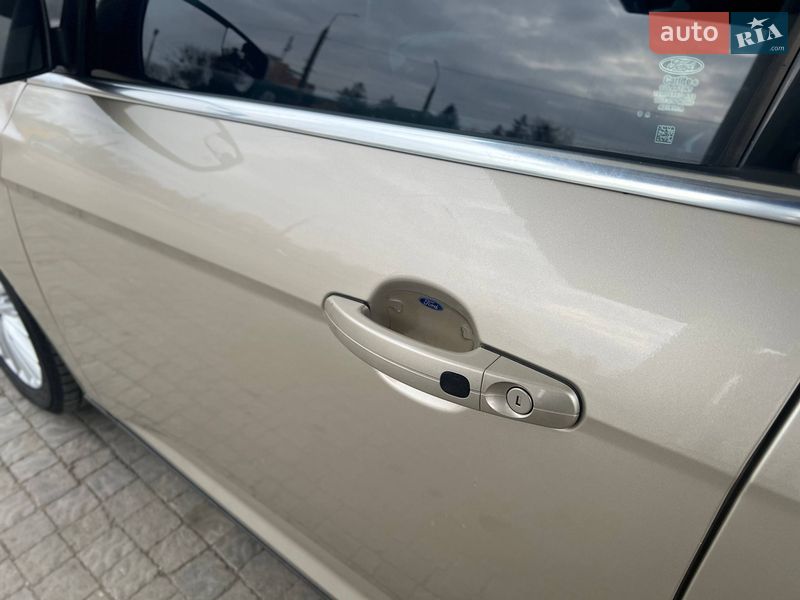 Седан Ford Focus 2018 в Черновцах