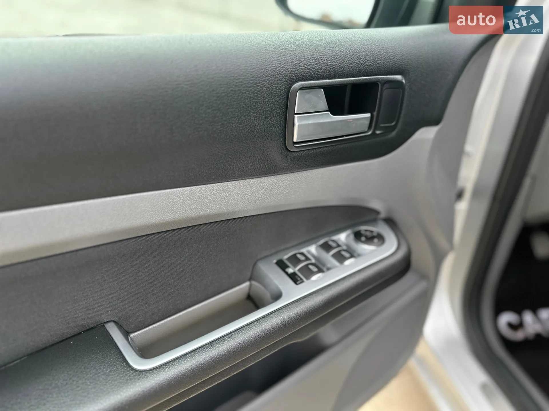 2010 Ford Focus - мініатюра 17