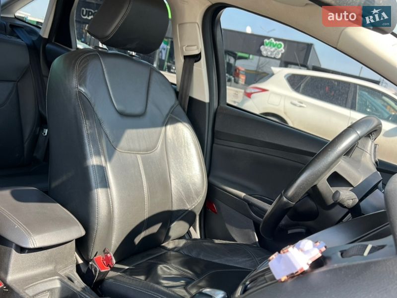 Седан Ford Focus 2015 в Тернополі фото 10 Седан Ford Focus 2015 в Тернополі