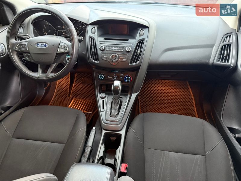 Хетчбек Ford Focus 2015 в Дніпрі