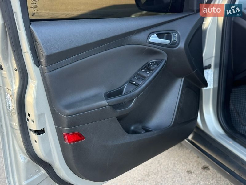 Хетчбек Ford Focus 2015 в Дніпрі