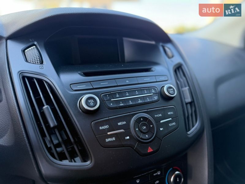 Хетчбек Ford Focus 2015 в Дніпрі