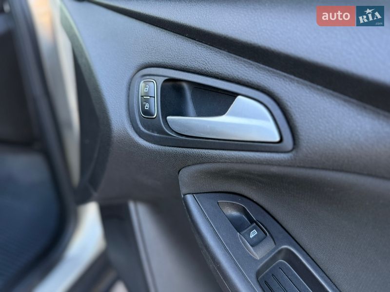 Хетчбек Ford Focus 2015 в Дніпрі