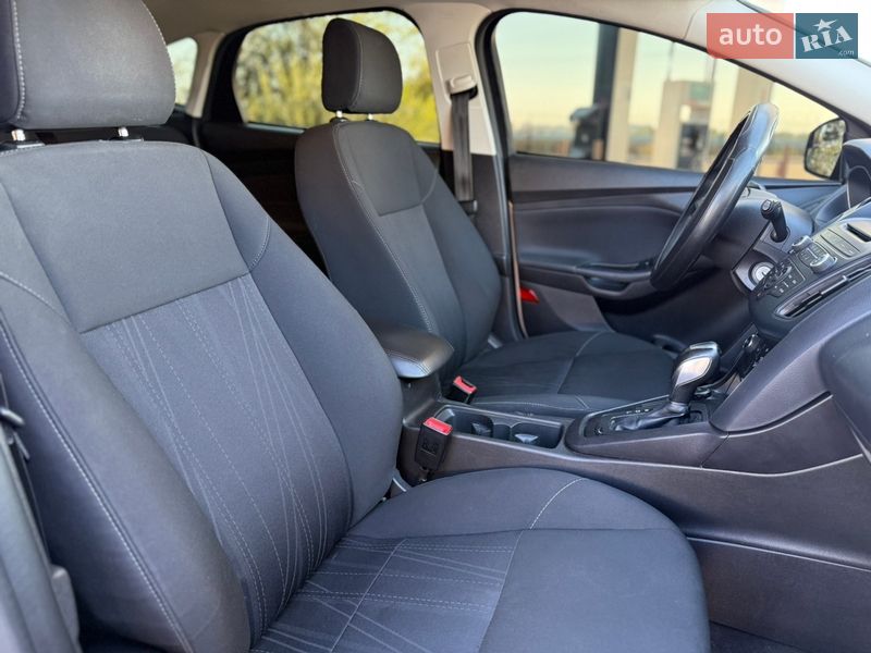 Хетчбек Ford Focus 2015 в Дніпрі