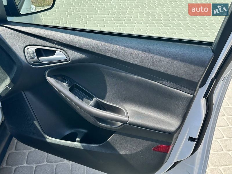 Седан Ford Focus 2017 в Львове