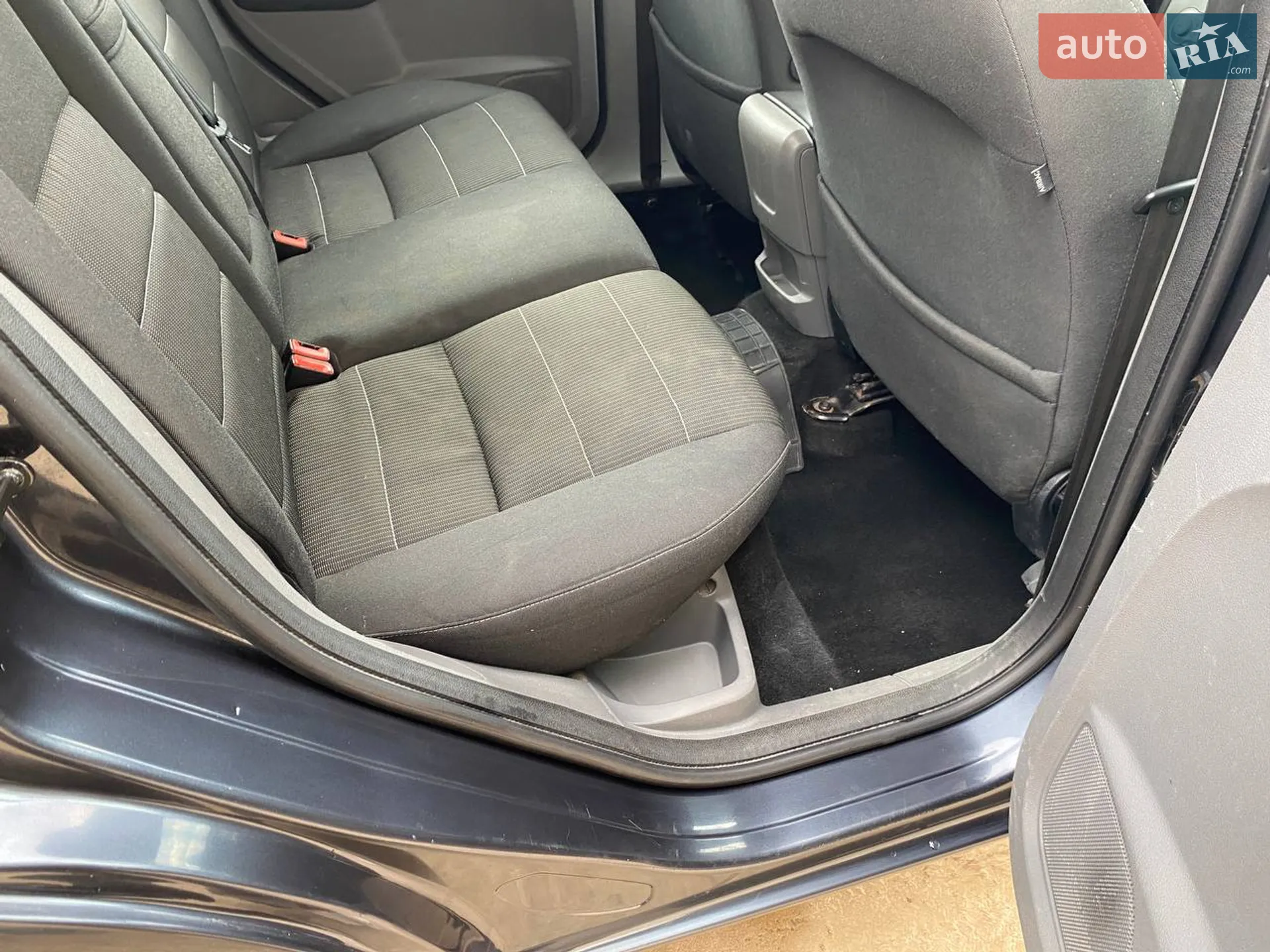 2010 Ford Focus - мініатюра 20