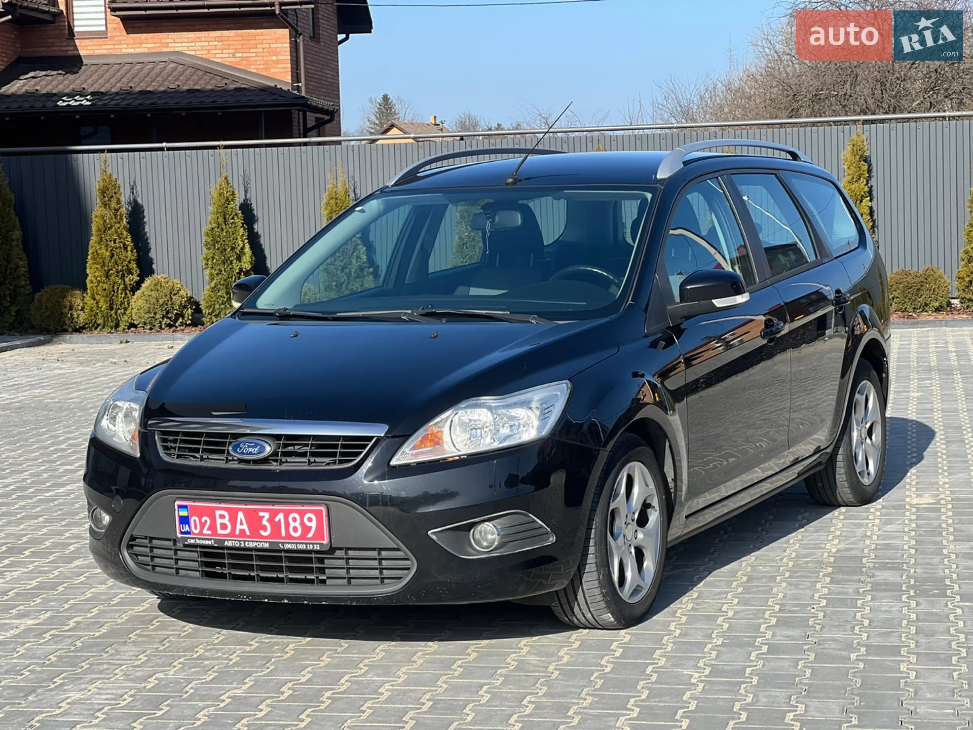 2010 Ford Focus - мініатюра 2