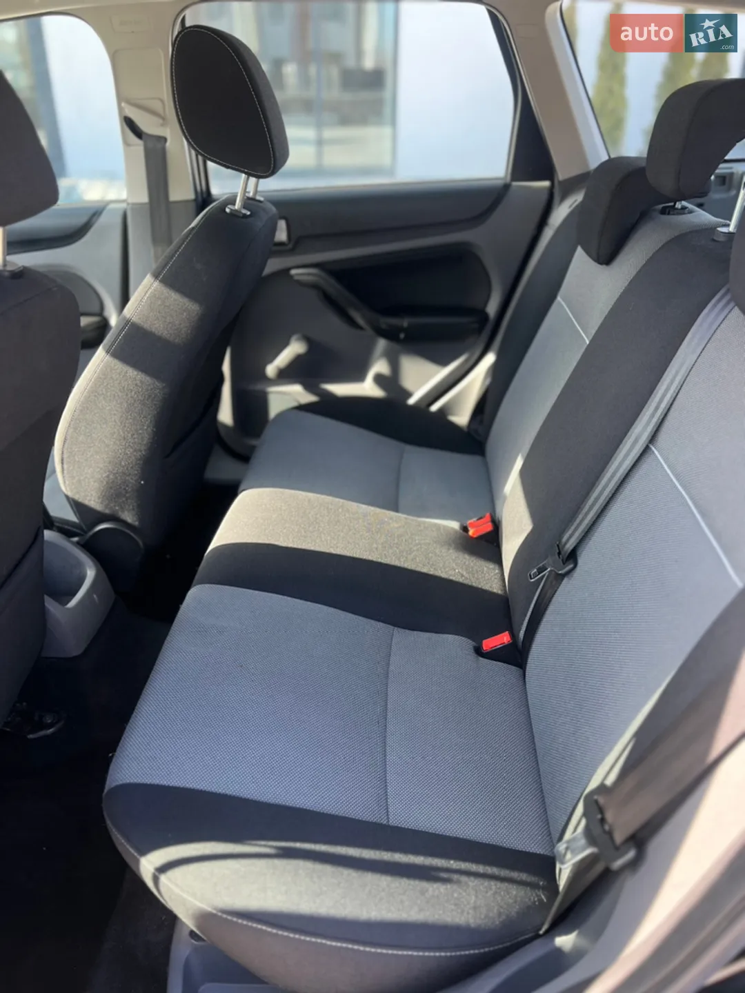 2010 Ford Focus - мініатюра 24