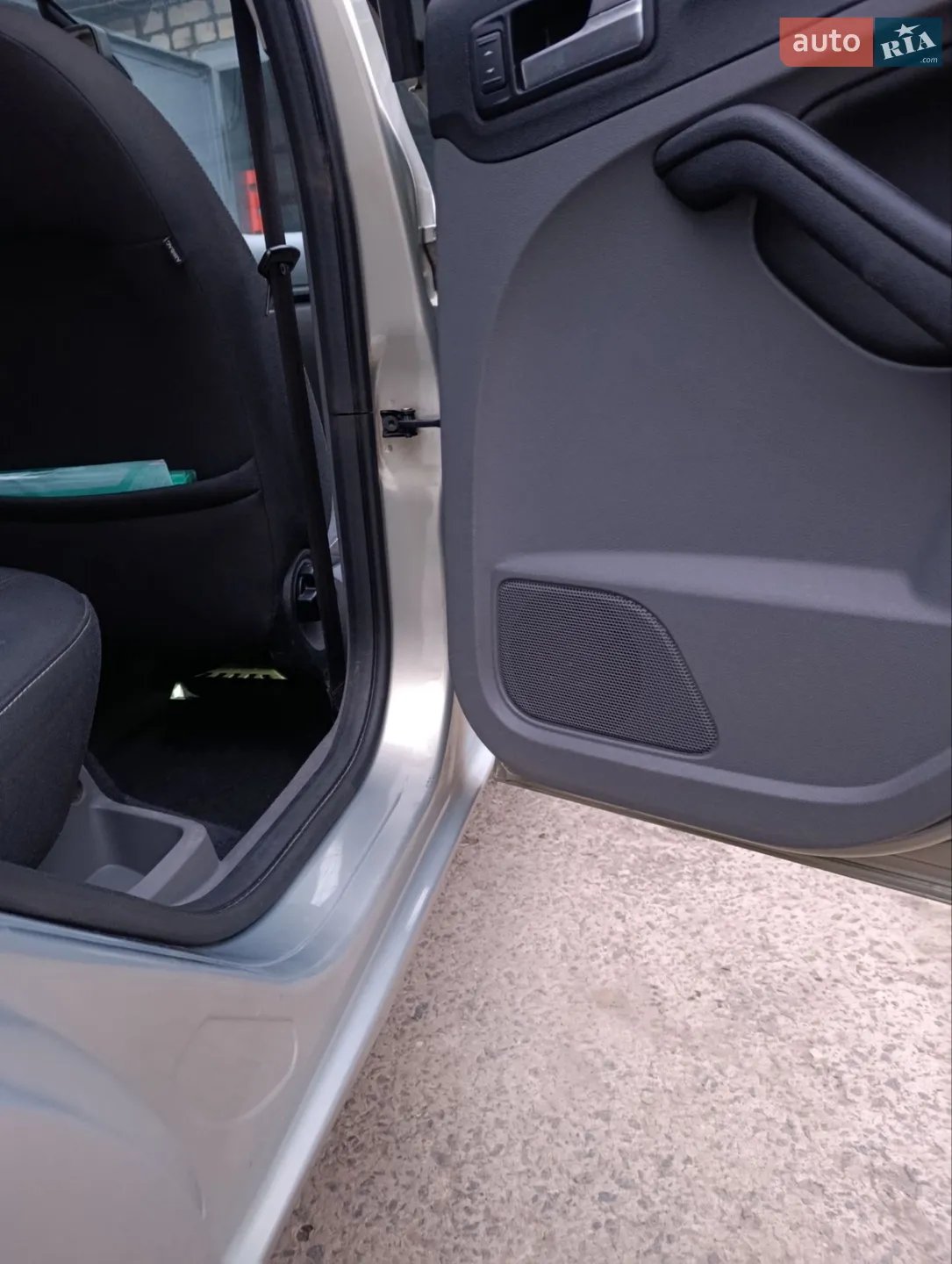 2010 Ford Focus - мініатюра 3
