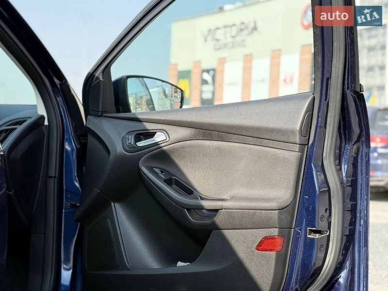 Седан Ford Focus 2015 в Львове