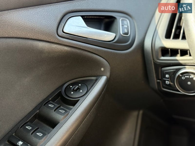 Седан Ford Focus 2015 в Львове