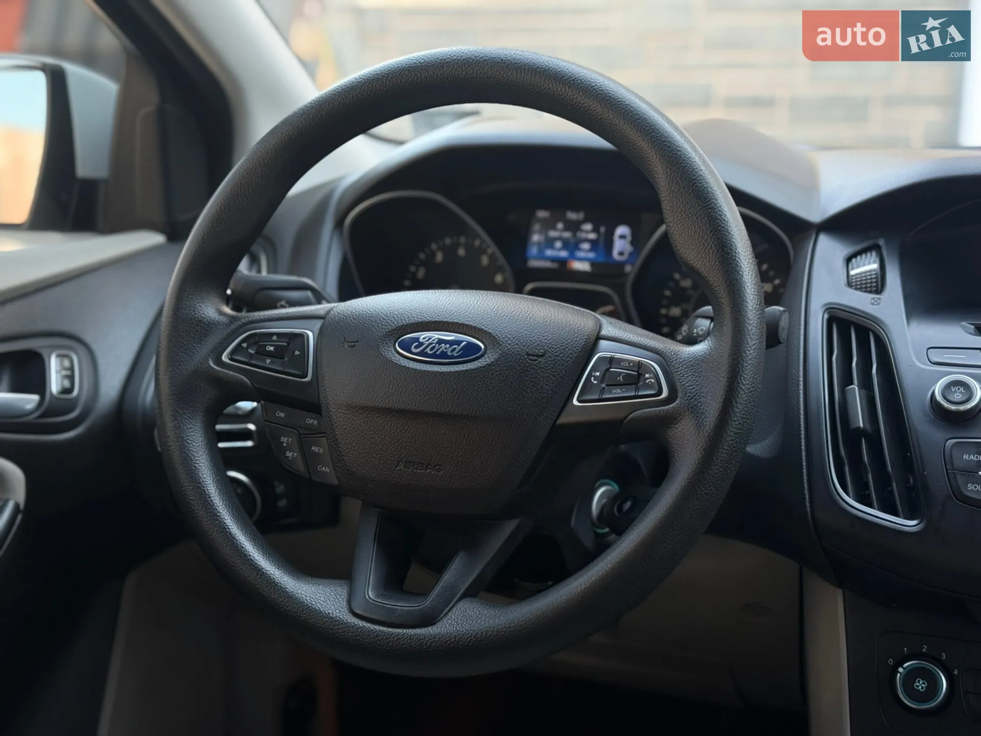 2016 Ford Focus - мініатюра 40