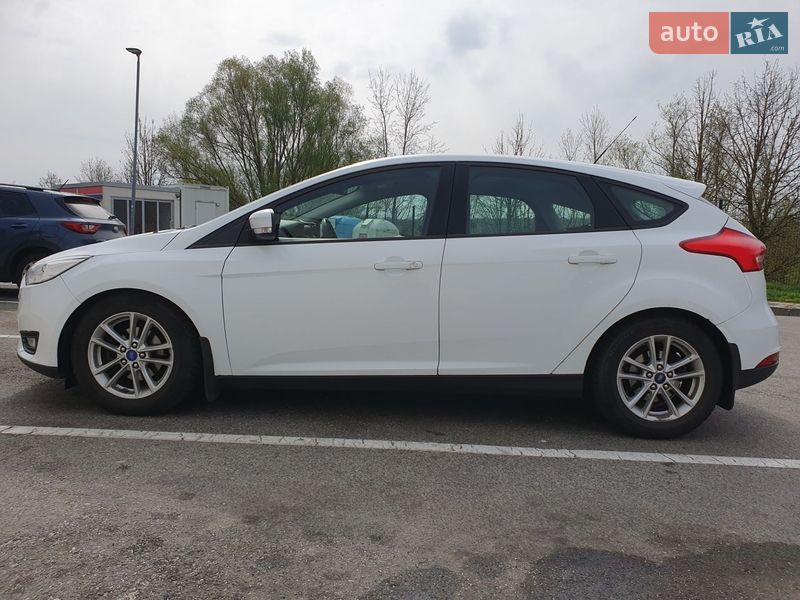 Хетчбек Ford Focus 2015 в Дніпрі