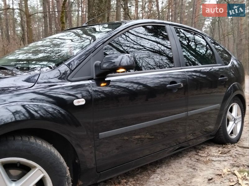 Хэтчбек Ford Focus 2006 в Киеве