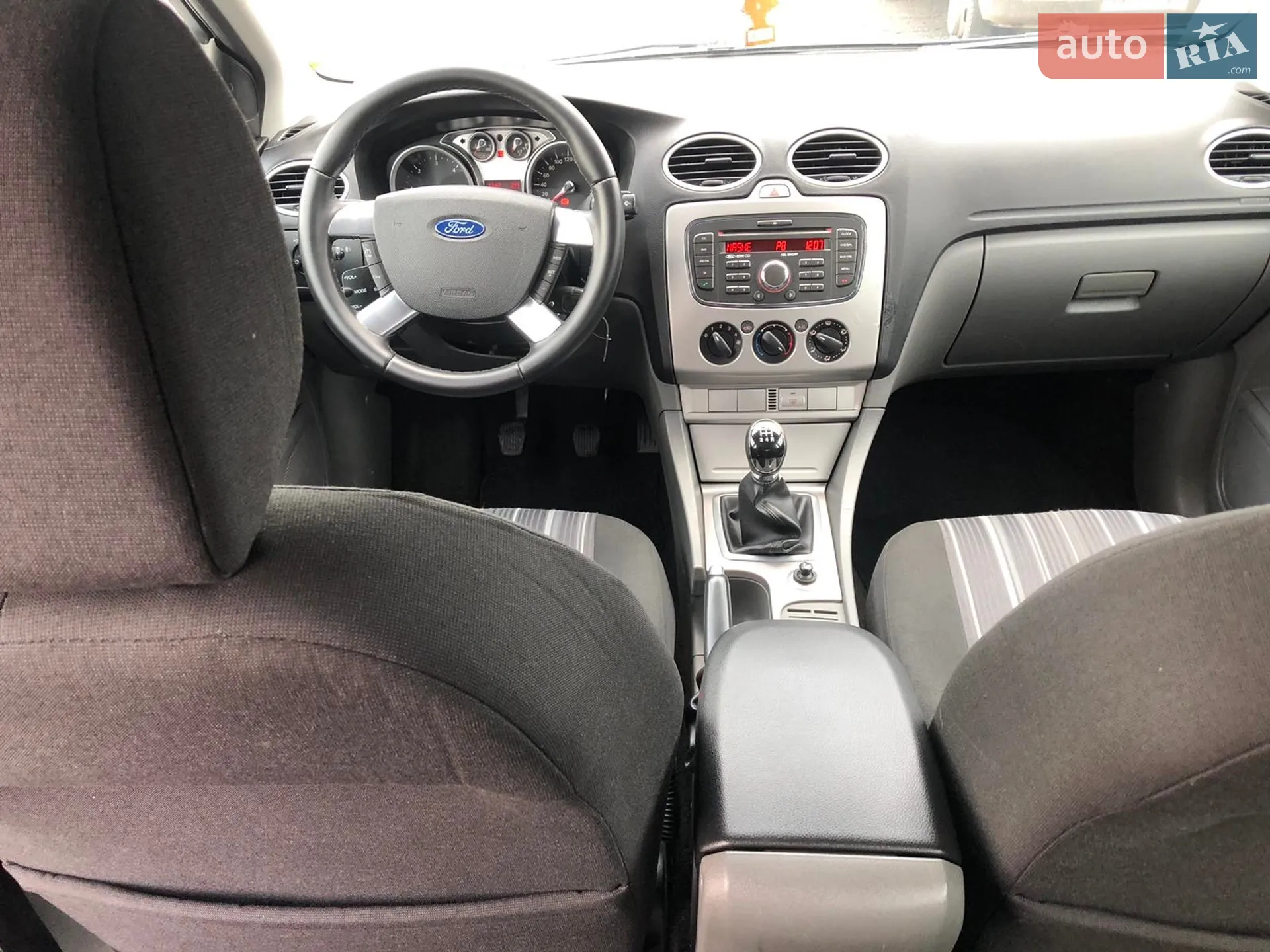 2010 Ford Focus - мініатюра 11