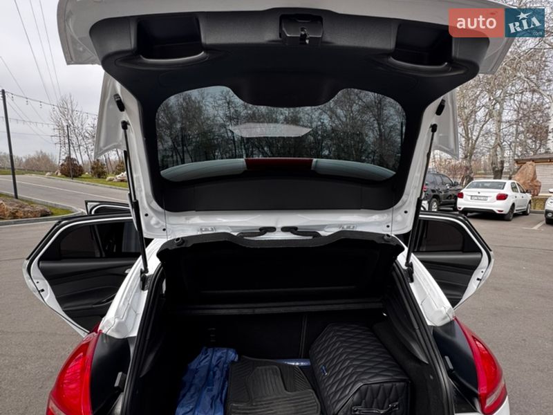 Хетчбек Ford Focus 2018 в Києві фото 36 Хетчбек Ford Focus 2018 в Києві