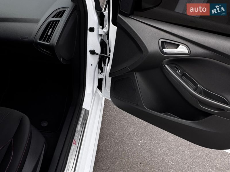 Хетчбек Ford Focus 2018 в Києві фото 47 Хетчбек Ford Focus 2018 в Києві